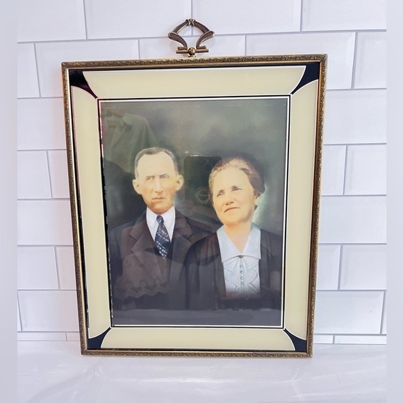 VINTAGE ANTIQUE HUSBAND WIFE COUPLE PROFESSIONAL PHOTO ORNATE FRAME - Picture 1 of 10